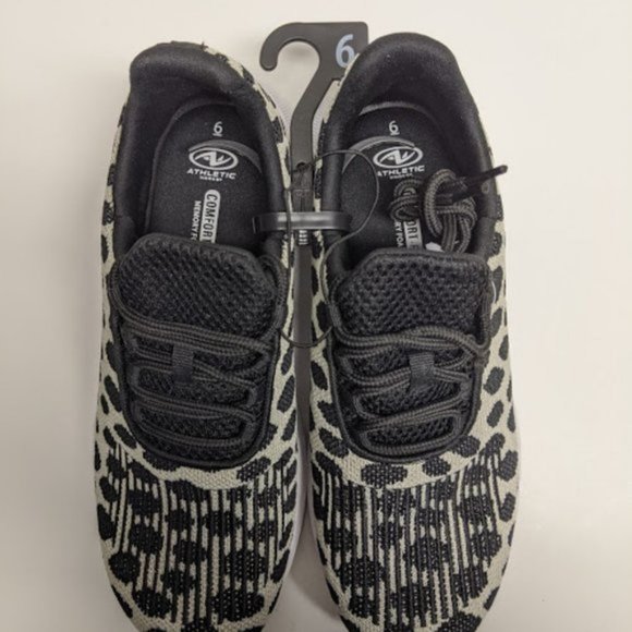 Athletic Works Snow Leopard Sneakers 10 New - Picture 3 of 8